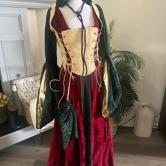 Velvet Renaissance Gown in Burgundy, Forest Green & Gold With Extras - Picture 12 of 17